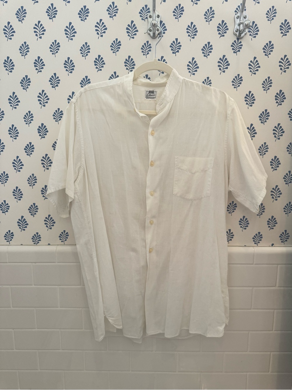 Vintage Men's Cream Short-Sleeve Band-Collar Button-Down Shirt